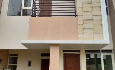 READY STOCK SIAP HUNI RUMAH MEWAH CANTIK MURAH DI SAYANG JATINANGOR