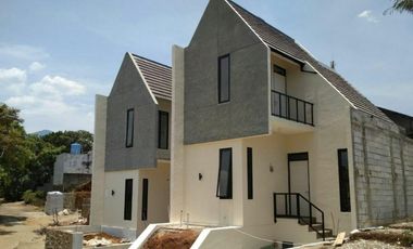 Rumah town house cantik di pasir impun Cimenyan Cikadut Ujungberung Bandung