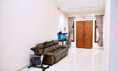 Rumah Karang Tengah Perumahan Cantik Strategis