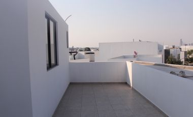 Casa en Lomas de Angelópolis III (recámara en planta baja)