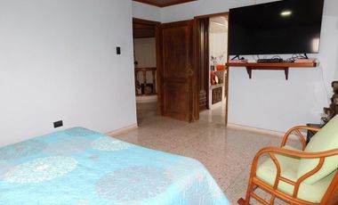 casa en venta en ciudad jardín. Cod V90649