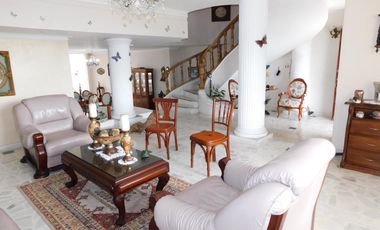 casa en venta en ciudad jardín. Cod V90649