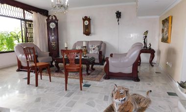 casa en venta en ciudad jardín. Cod V90649