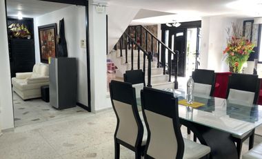 casa en venta en el tabor. Cod V102247