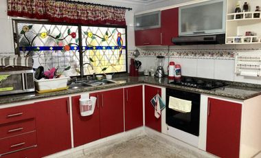 casa en venta en el tabor. Cod V102247