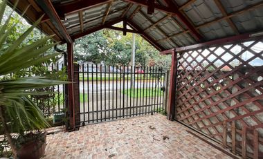 AMPLIA CASA ESQUINA VILLA GALILEA