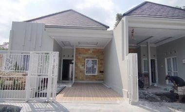 Rumah Mewah Elegan Dekat Kampus UII Pusat Jl Kaliurang Km 13