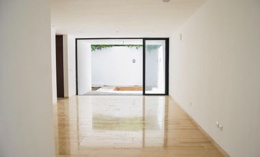 Casa en preventa en privada con amenidades en Santa Gertrudis Copo