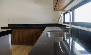 Casa en preventa en privada con amenidades en Santa Gertrudis Copo