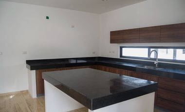 Casa en preventa en privada con amenidades en Santa Gertrudis Copo