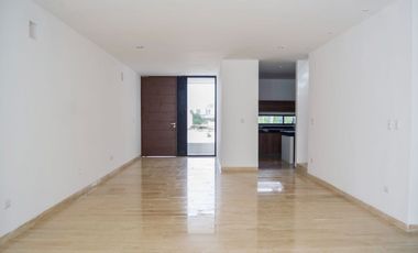 Casa en preventa en privada con amenidades en Santa Gertrudis Copo