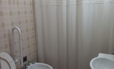 CASA IDEAL 2 FAMILIAS CON GARAGE, HAEDO. NUEVO VALOR