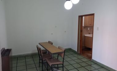 CASA IDEAL 2 FAMILIAS CON GARAGE, HAEDO. NUEVO VALOR