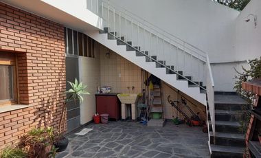 CASA IDEAL 2 FAMILIAS CON GARAGE, HAEDO. NUEVO VALOR