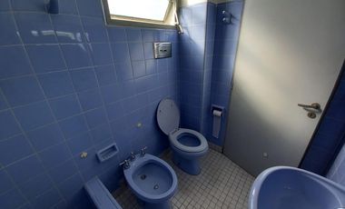 CASA IDEAL 2 FAMILIAS CON GARAGE, HAEDO. NUEVO VALOR