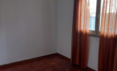 CASA IDEAL 2 FAMILIAS CON GARAGE, HAEDO. NUEVO VALOR