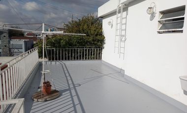 CASA IDEAL 2 FAMILIAS CON GARAGE, HAEDO. NUEVO VALOR