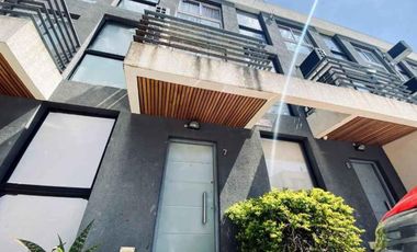 PERMUTA - TRIPLEX DE 4 AMBIENTES EN VENTA - ITUZAINGO NORTE