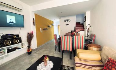 PERMUTA - TRIPLEX DE 4 AMBIENTES EN VENTA - ITUZAINGO NORTE