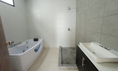 De estreno! Se vende hermosa casa en La Joya Etapa Granate (J Luna)