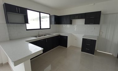 De estreno! Se vende hermosa casa en La Joya Etapa Granate (J Luna)