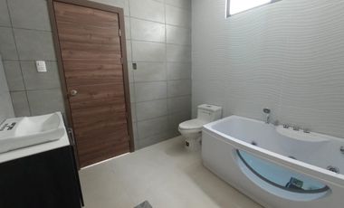 De estreno! Se vende hermosa casa en La Joya Etapa Granate (J Luna)