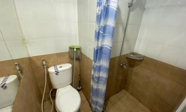 Apartemen green pramuka type studio mingguan murah