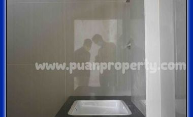 rumah modern strategis lokasi pinggir utama delima