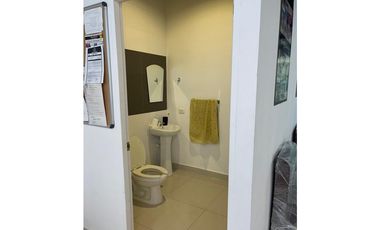 Alquilo Exclusiva Oficina Amoblada  en Punta Paitilla $1200