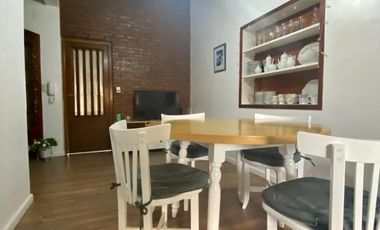 Propiedad de 6 ambientes o más, ubicada a 300 metros de la Avenida Hipólito Yrigoyen y a 500 metros de la estación de trenes.