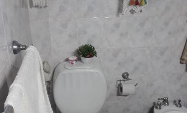 IMPECABLE CASA 3 AMB EN VENTA CON JARDIN Y GARAGE, V. BALLESTER