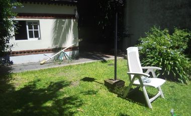 IMPECABLE CASA 3 AMB EN VENTA CON JARDIN Y GARAGE, V. BALLESTER