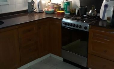 IMPECABLE CASA 3 AMB EN VENTA CON JARDIN Y GARAGE, V. BALLESTER