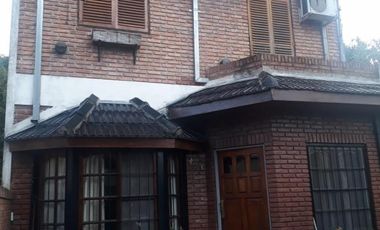 IMPECABLE CASA 3 AMB EN VENTA CON JARDIN Y GARAGE, V. BALLESTER