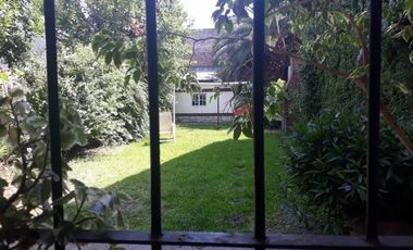 IMPECABLE CASA 3 AMB EN VENTA CON JARDIN Y GARAGE, V. BALLESTER