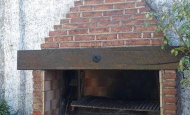 IMPECABLE CASA 3 AMB EN VENTA CON JARDIN Y GARAGE, V. BALLESTER