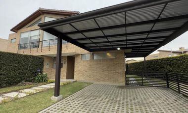 casa en venta en cajica. Cod V5161
