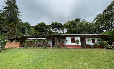 casa campestre en arriendo/venta en dapa parcelación hacienda los morales. Cod V108312