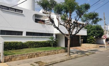 casa en venta en barrio blanco. Cod V101580