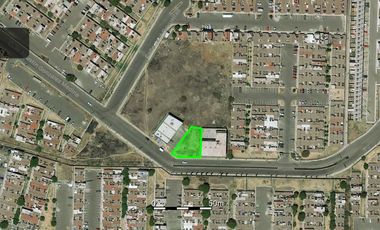 Terreno en Renta Plano con Uso de Suelo Comercial en Eduardo Loarca, Qro