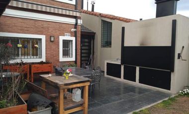 Chalet en venta en Villa Luzuriaga