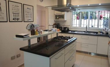 Chalet en venta en Villa Luzuriaga