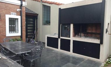 Chalet en venta en Villa Luzuriaga