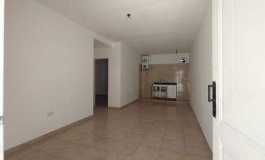 EXCELENTE DEPARTAMENTO DE 3 AMBIENTES EN PLANTA ALTA, AL FONDO, SOBRE AV. MARQUEZ