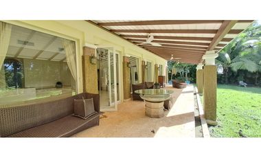 Casa en Venta con Piscina en Tucán Country Club.