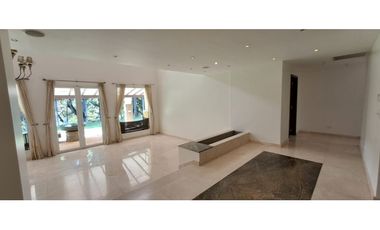Casa en Venta con Piscina en Tucán Country Club.