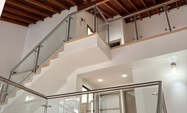 casa en arriendo en la doctora. Cod A211158