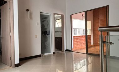 casa en arriendo en la doctora. Cod A211158