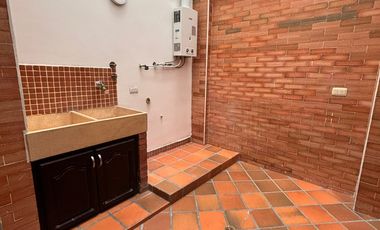 casa en arriendo en la doctora. Cod A211158
