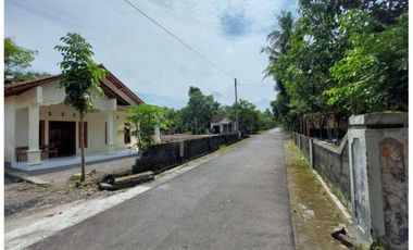 Paseban Joglo Dengan Bangunan Model Classic di Prambanan